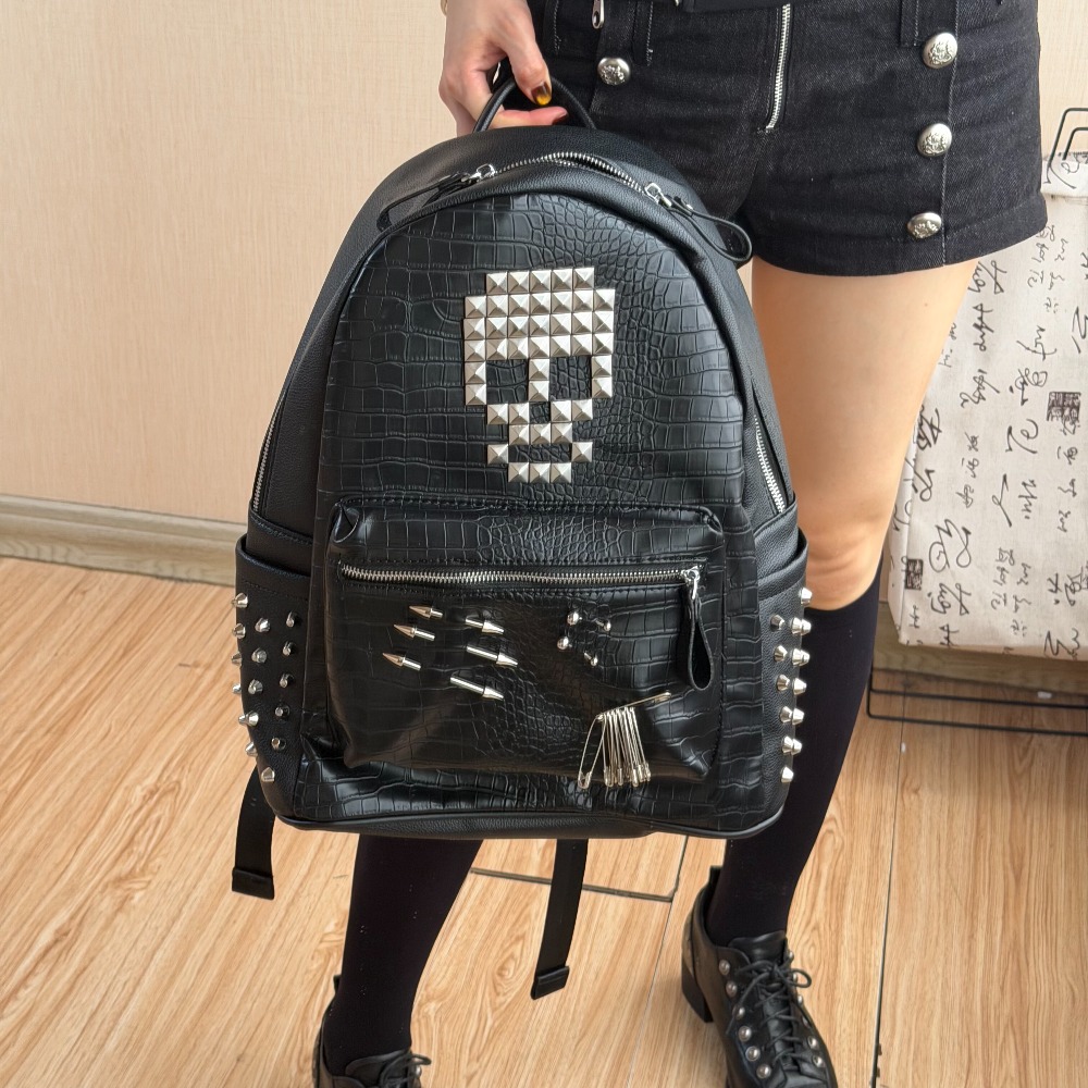Trend Women Fashion - オリジナルブラッククロコダイルパターンスカルリベットバックパックピン装飾ストリートファッションコンピュータスクールバッグ男性と女性用