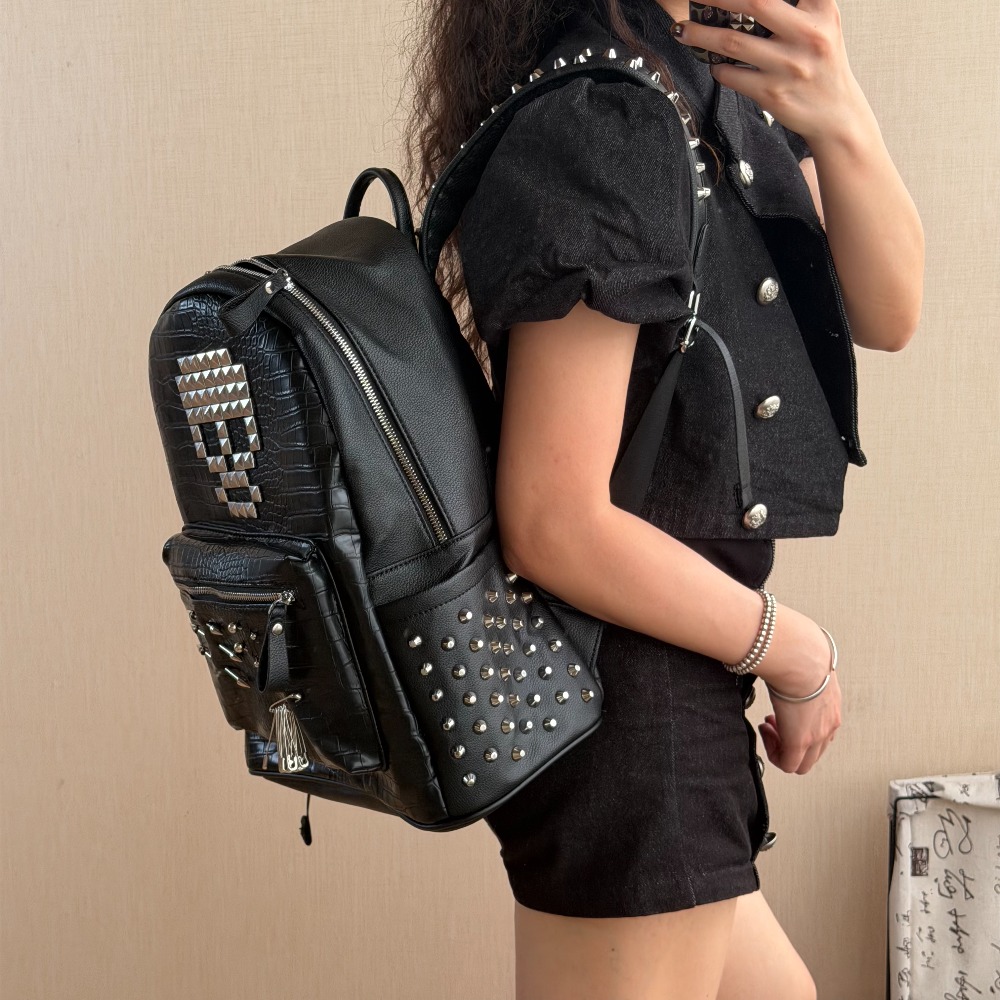 オリジナルブラッククロコダイルパターンスカルリベットバックパ - Trend Women Fashion のレビューと価格